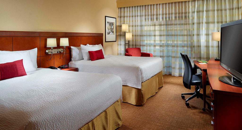 Courtyard By Marriott Atlanta Airport South/Sullivan Road College Park Bagian luar foto